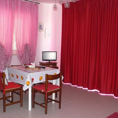 Aparthotel Arold *