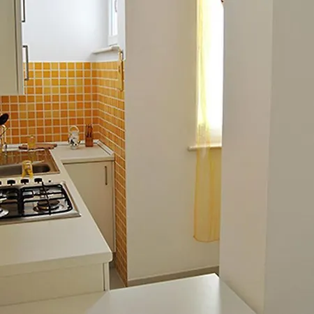 Arold Casa Vacanze Aparthotel *